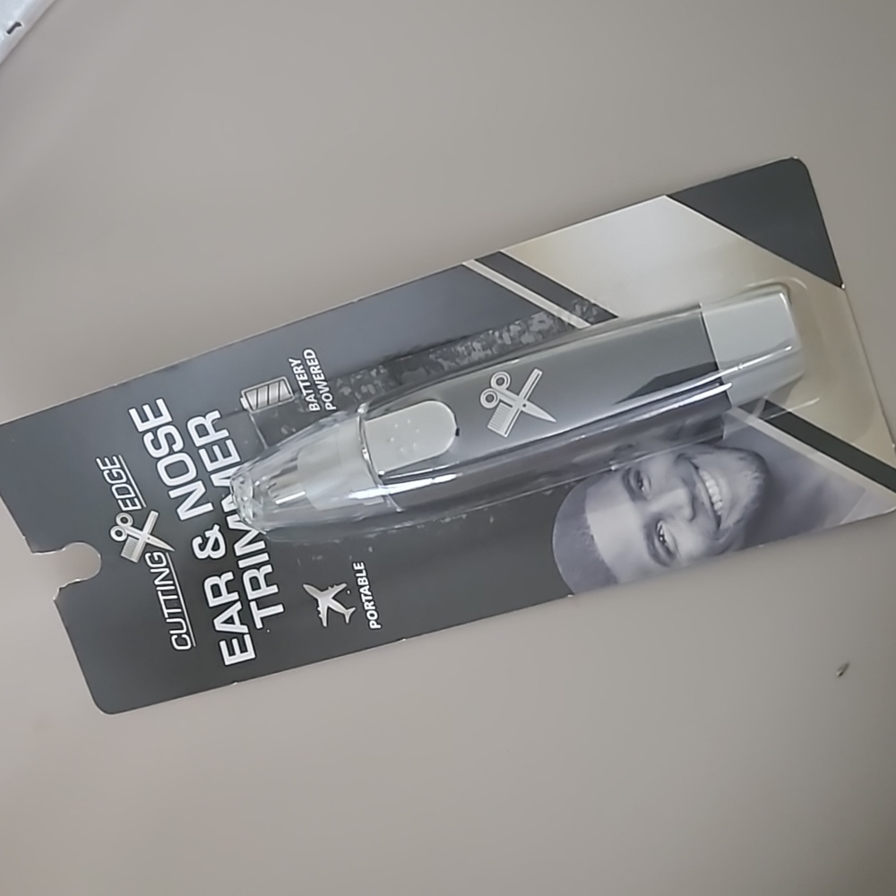 CUTTING EDGE EAR & NOSE TRIMMER PORTABLE